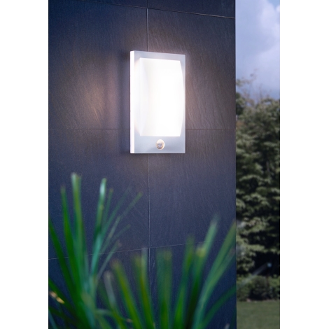 Eglo - Udendørs væglampe med sensor 1xE27/12W/230V IP44 mat krom