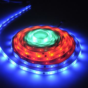 LED strip dæmpbar RGB-farver MAGIC 5 m LED/24W/230V + fjernbetjening