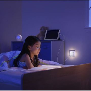 Ledvance - LED natlampe med sensor til stikkontakt og USB LUNETTA LED/12,5W/230V 3000K hvid